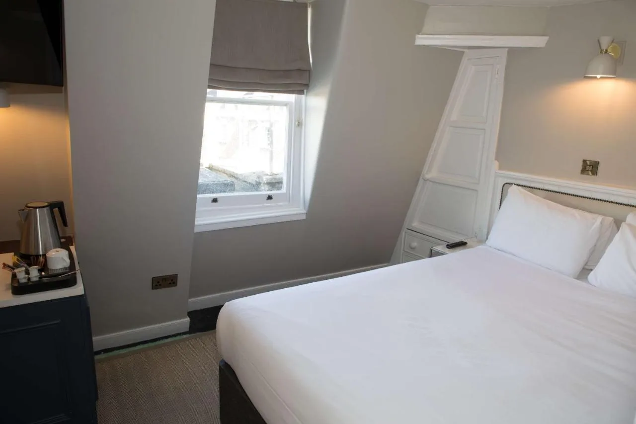 Boutique Triple Room